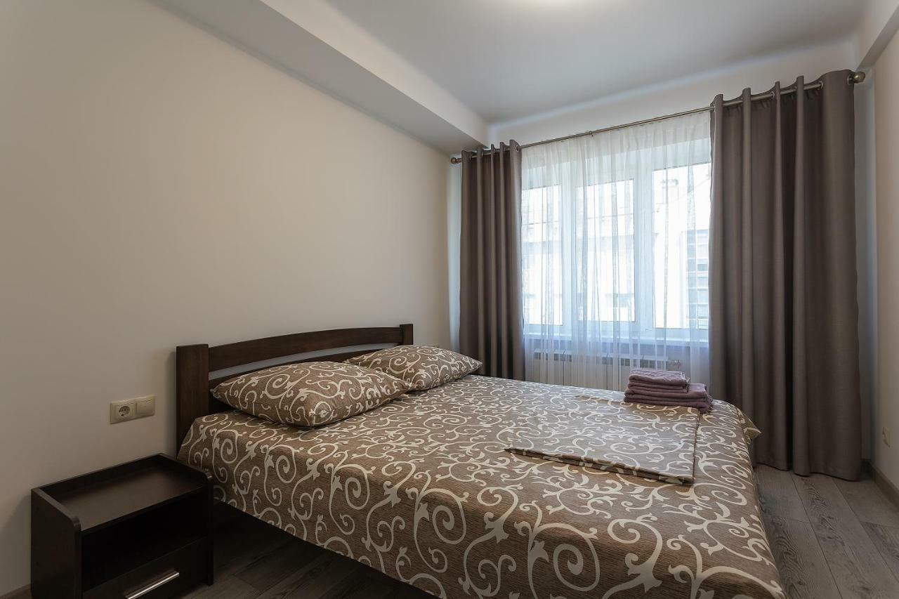 On Peremohy Ave 20 Apartment Kyiv