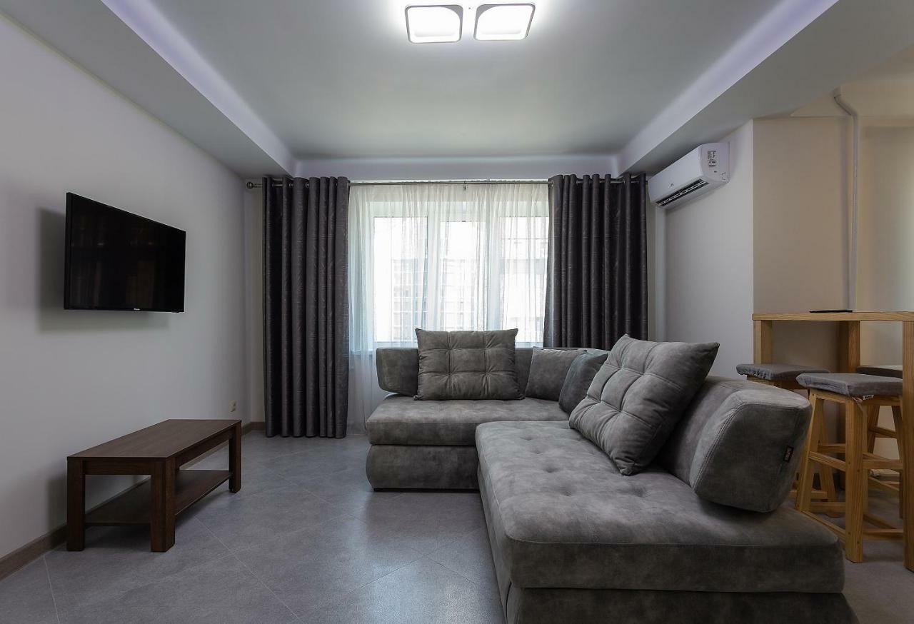 On Peremohy Ave 20 Apartment